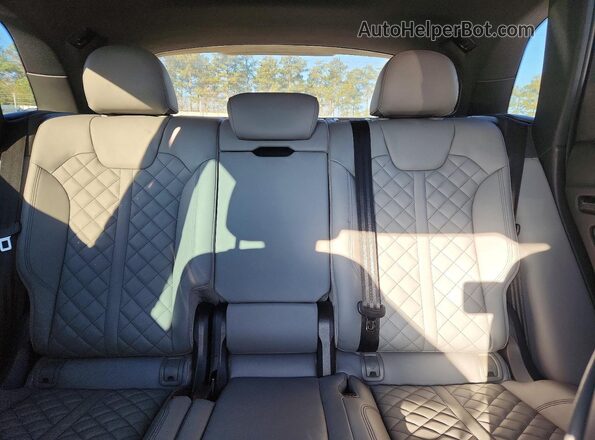 WA1B4AFY7S2025527 2025 AUDI SQ5 Black უკანა სავარძლების ხედი