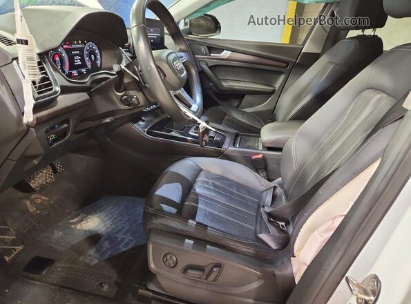 WA1BAAFY2M2002135 2021 AUDI Q5 White Вид салону спереду