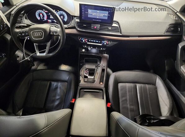 WA1BAAFY2M2002135 2021 AUDI Q5 White Вид панелі приладів