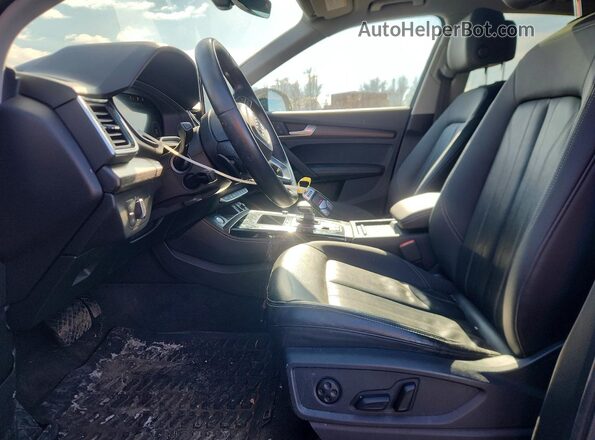 WA1BAAFY7M2092589 2021 AUDI Q5 Черный Вид салона спереди