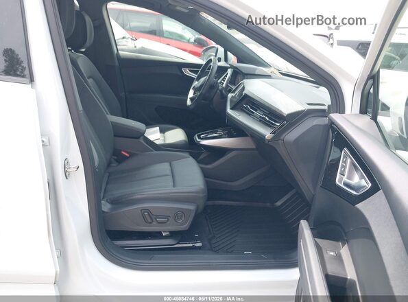 WA1BCBFZ0PP008354 2023 AUDI Q4 White Front interior view