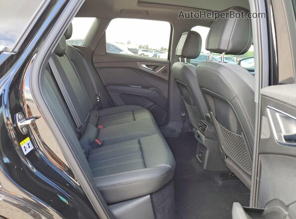 WA1BCBFZ0PP024148 2023 AUDI Q4 Black Вид задньої частини салону