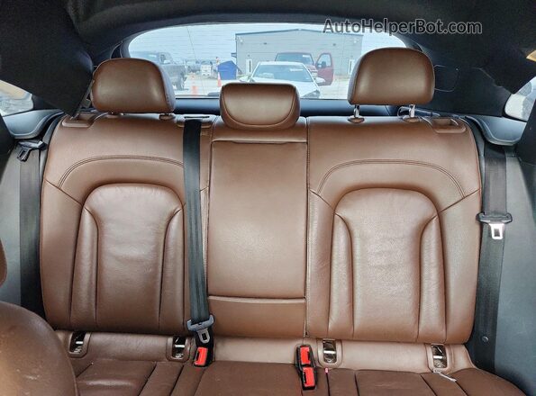 WA1BCCFS1JR001370 2018 AUDI Q3 White Rear seats view