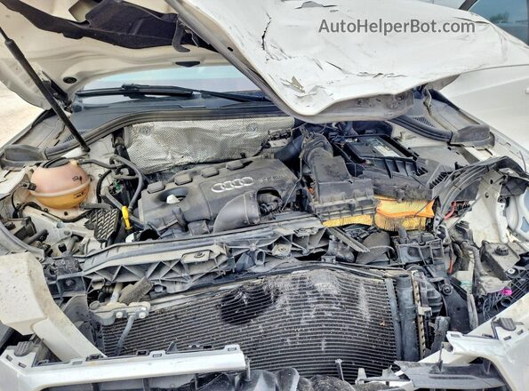 WA1BCCFS1JR001370 2018 AUDI Q3 White Engine compartment view