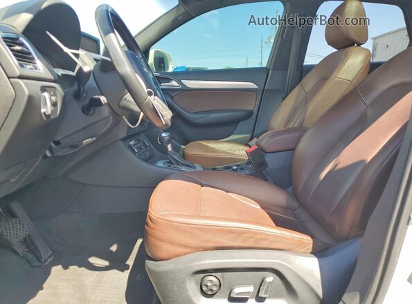 WA1BCCFS6JR030041 2018 AUDI Q3 White Widok wnętrza z przodu