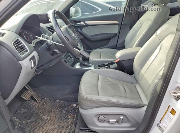 WA1BCCFS9JR001004 2018 AUDI Q3 White წინა სალონის ხედი