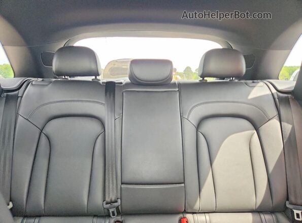 WA1BCCFSXJR030964 2018 AUDI Q3 Black უკანა სავარძლების ხედი