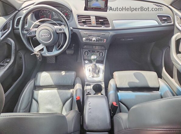 WA1BCCFSXJR030964 2018 AUDI Q3 Black წინა პანელის ხედი