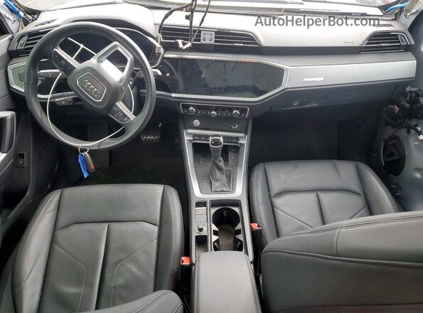 WA1BECF39L1044391 2020 AUDI Q3 Серебряный Вид панели приборов
