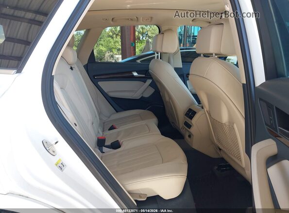 WA1BNAFY2J2024751 2018 AUDI Q5 Белый Вид наклейки с VIN-кодом