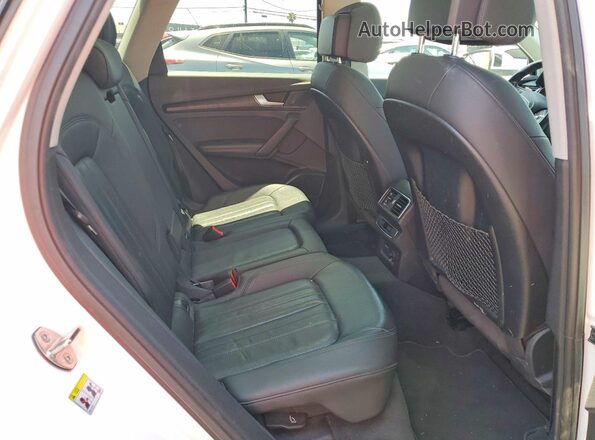 WA1BNAFY7K2081898 2019 AUDI Q5 Белый Вид задней части салона