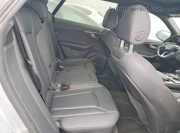 WA1BVAF14KD015753 2019 AUDI Q8 Silver Widok tylnych siedzeń