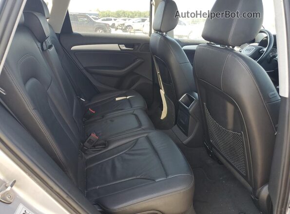 WA1C2AFPXGA148060 2016 AUDI Q5 Silver Widok tylnych siedzeń