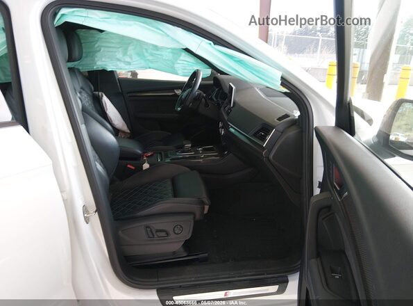 WA1C4AFY3K2078200 2019 AUDI SQ5 Белый Вид салона спереди
