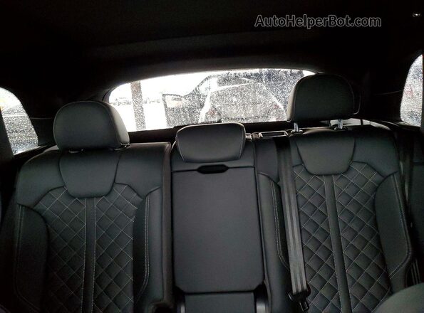 WA1C4AFY6R2030118 2024 AUDI SQ5 Gray Rear seats view