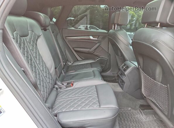 WA1C4AFY8P2009624 2023 AUDI SQ5 White Widok tylnych siedzeń