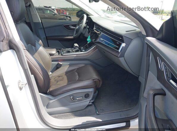 WA1CVAF18KD004503 2019 AUDI Q8 White Widok wnętrza z przodu