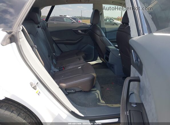 WA1CVAF18KD004503 2019 AUDI Q8 White Widok naklejki z numerem VIN