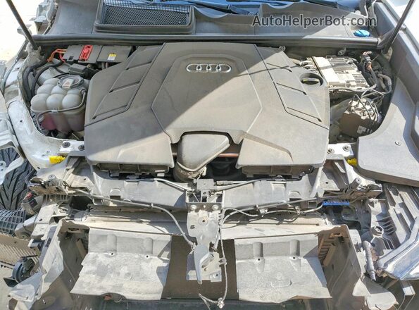 WA1CVAF1XKD015518 2019 AUDI Q8 Белый Вид подкапотного пространства