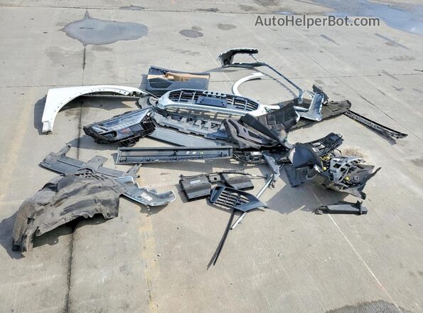 WA1CVAF1XKD015518 2019 AUDI Q8 Белый Вид наклейки с VIN-кодом