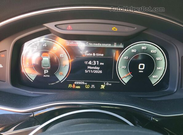 WA1CVBF11PD000631 2023 AUDI Q8 White ხელსაწყოთა პანელის ხედი