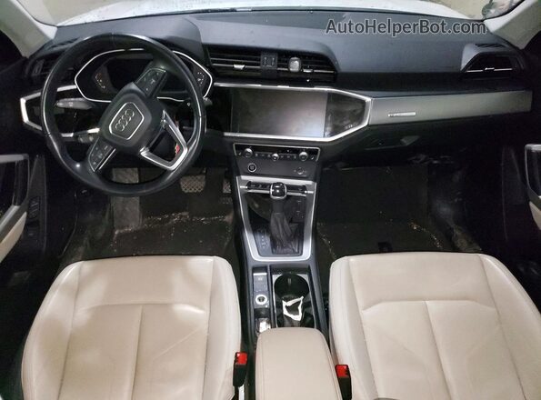 WA1DECF30P1058324 2023 AUDI Q3 White Widok deski rozdzielczej