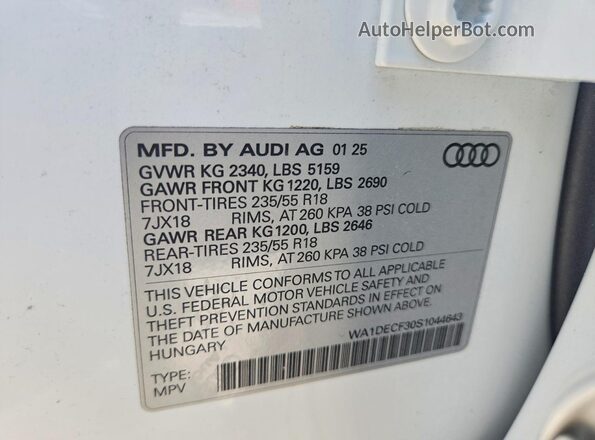 WA1DECF30S1044643 2025 AUDI Q3 White Vista del compartimento del motor