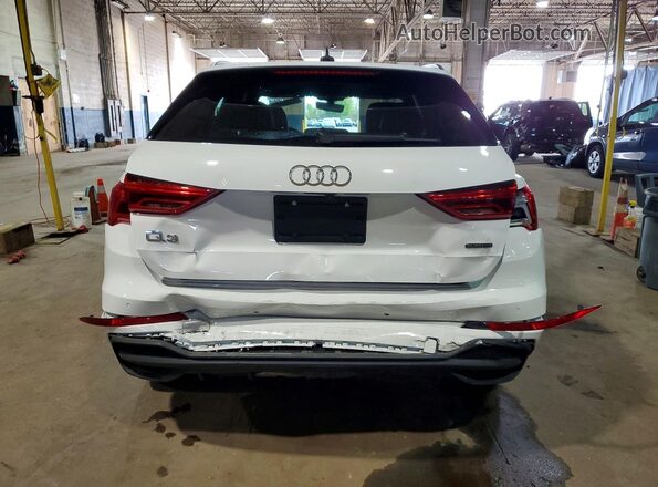 WA1DECF32R1054763 2024 AUDI Q3 White Вид ззаду