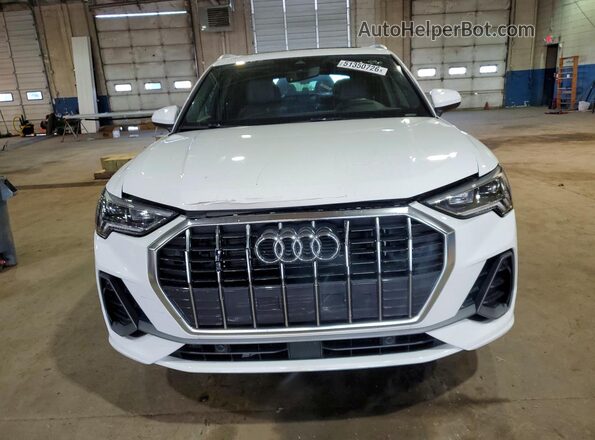 WA1DECF32R1054763 2024 AUDI Q3 White Вид спереду
