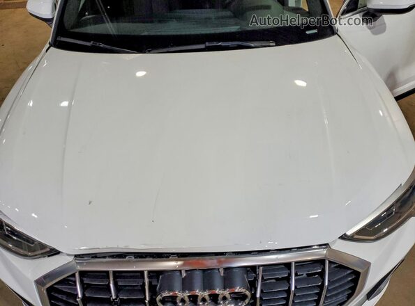 WA1DECF32R1054763 2024 AUDI Q3 White Вид підкапотного простору