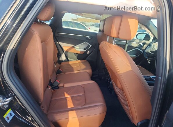 WA1DECF33M1054313 2021 AUDI Q3 Black უკანა სალონის ხედი