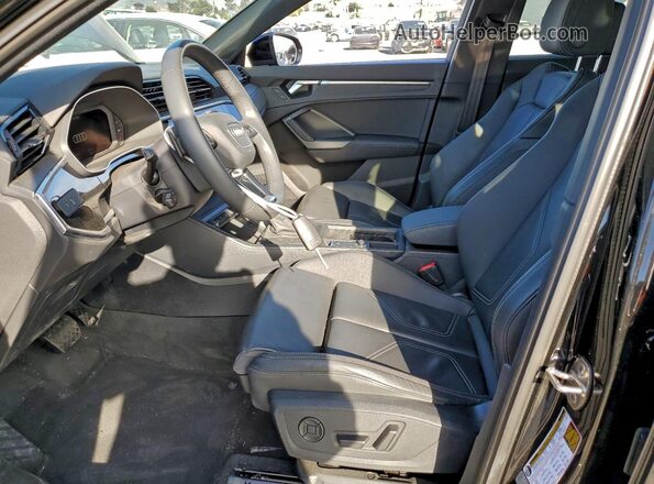 WA1DECF33R1190190 2024 AUDI Q3 Black წინა სალონის ხედი