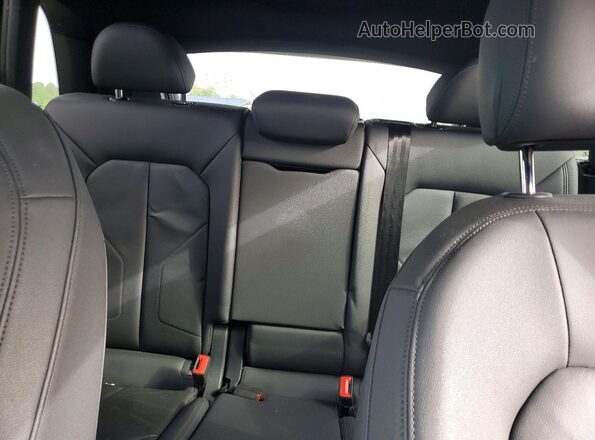 WA1DECF35L1102845 2020 AUDI Q3 White Vista de los asientos traseros