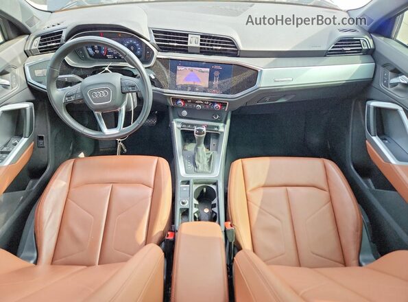 WA1DECF36L1077180 2020 AUDI Q3 Черный Вид панели приборов