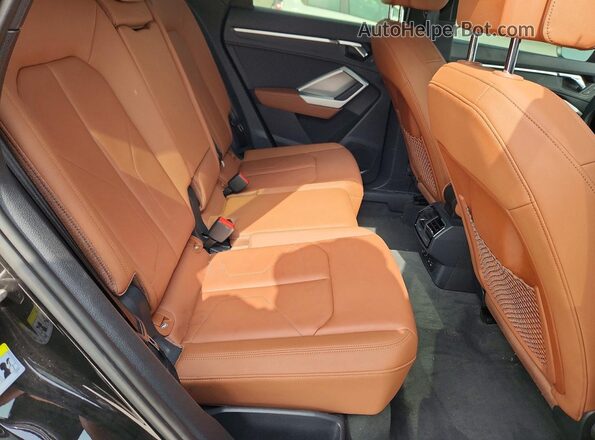 WA1DECF36L1077180 2020 AUDI Q3 Черный Вид задних сидений