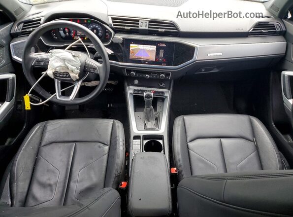 WA1DECF36L1124787 2020 AUDI Q3 Black Dashboard view