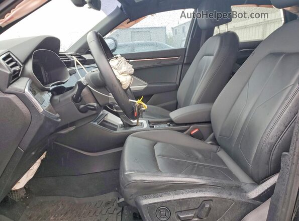 WA1DECF36L1124787 2020 AUDI Q3 Black Front interior view