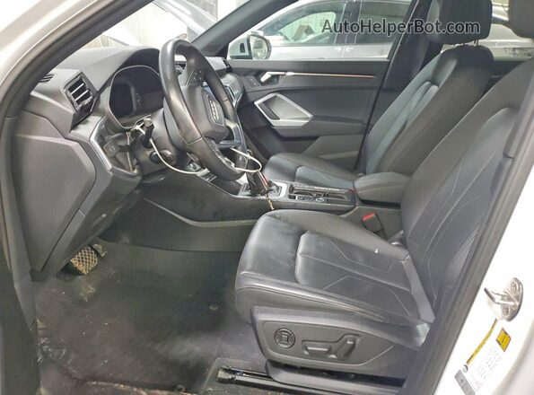 WA1DECF37P1107597 2023 AUDI Q3 White წინა სალონის ხედი