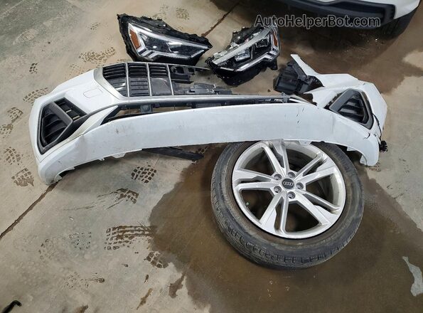 WA1DECF37P1107597 2023 AUDI Q3 White ძრავის განყოფილების ხედი