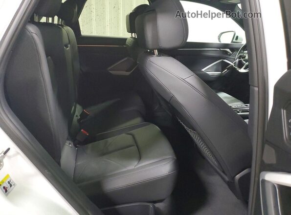 WA1DECF37P1107597 2023 AUDI Q3 White უკანა სავარძლების ხედი