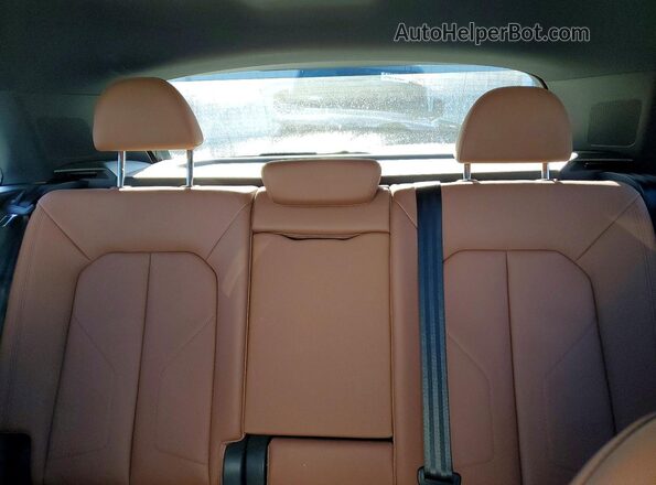 WA1DECF38M1056204 2021 AUDI Q3 White Widok tylnych siedzeń