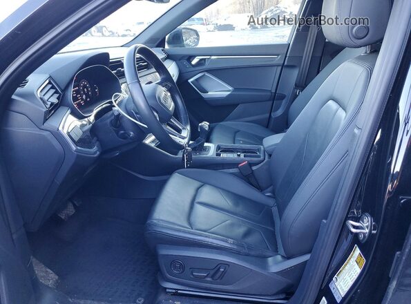 WA1DECF38M1115526 2021 AUDI Q3 Черный Вид салона спереди