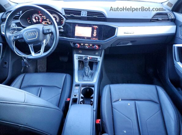WA1DECF38M1115526 2021 AUDI Q3 Черный Вид панели приборов