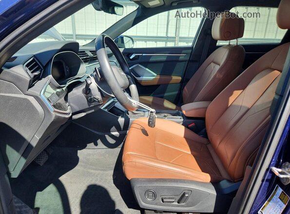 WA1DECF38R1021850 2024 AUDI Q3 Blue Front interior view