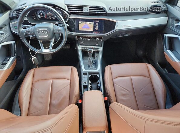 WA1DECF39M1046202 2021 AUDI Q3 White Widok deski rozdzielczej
