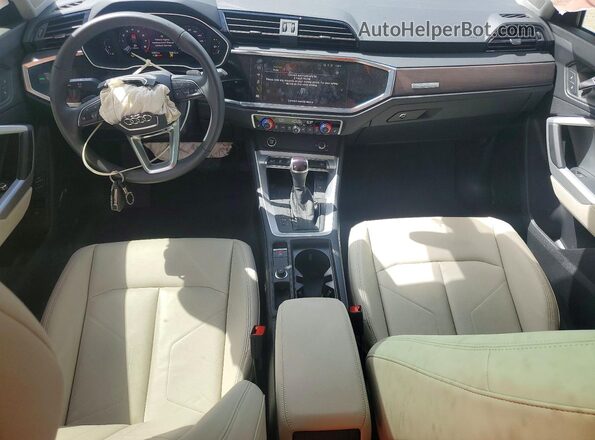 WA1DECF39S1100224 2025 AUDI Q3 Gray Vista del salpicadero