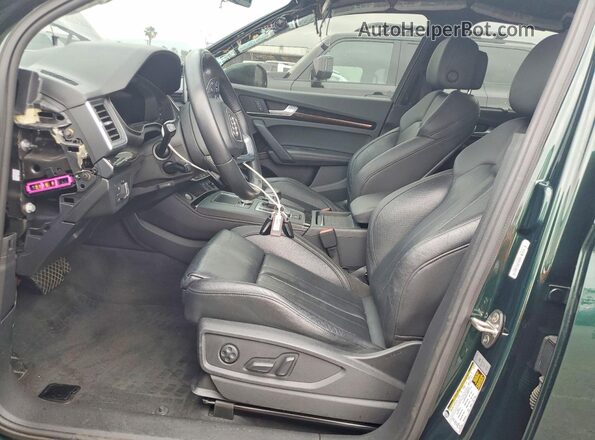 WA1E2AFY1L2093410 2020 AUDI Q5 Зеленый Вид салона спереди