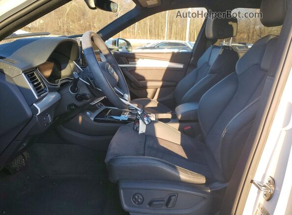 WA1E2AFY1R2131128 2024 AUDI Q5 Белый Вид салона спереди