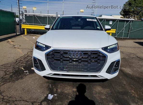 WA1E2AFY2M2046243 2021 AUDI Q5 Белый Вид спереди
