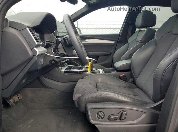 WA1E2AFY4R2148649 2024 AUDI Q5 Gray Front interior view